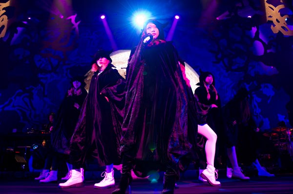 西野カナ 自身初ハロウィンライブ大成功 １万人のファンを 8変化 で魅了 Sonymusic